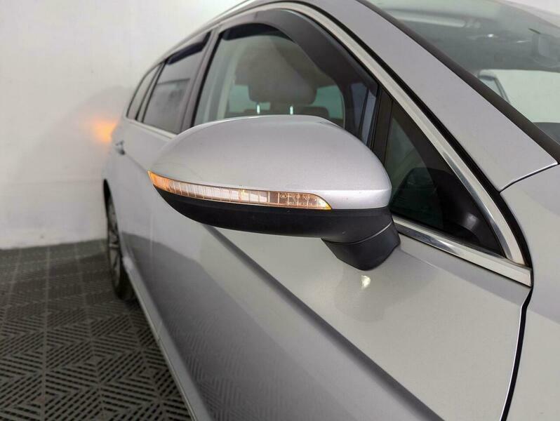 Volkswagen Passat 2L Se Business Black #36