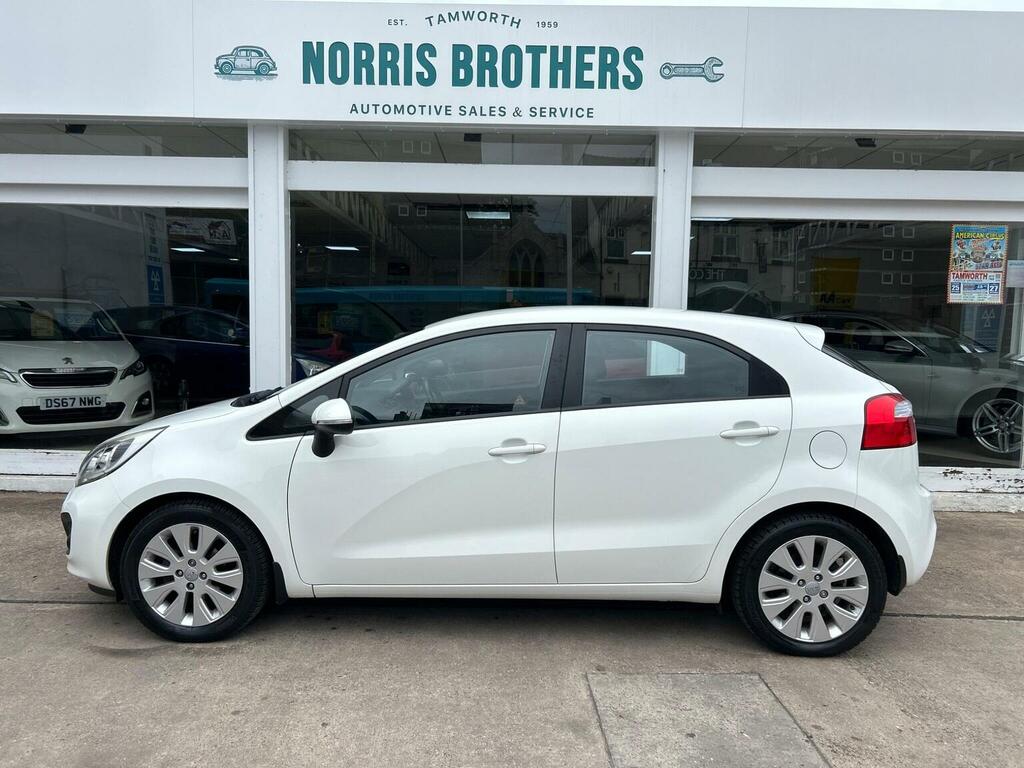 Kia RIO Hatchback 1.25 2 Euro 5 201363 White #6