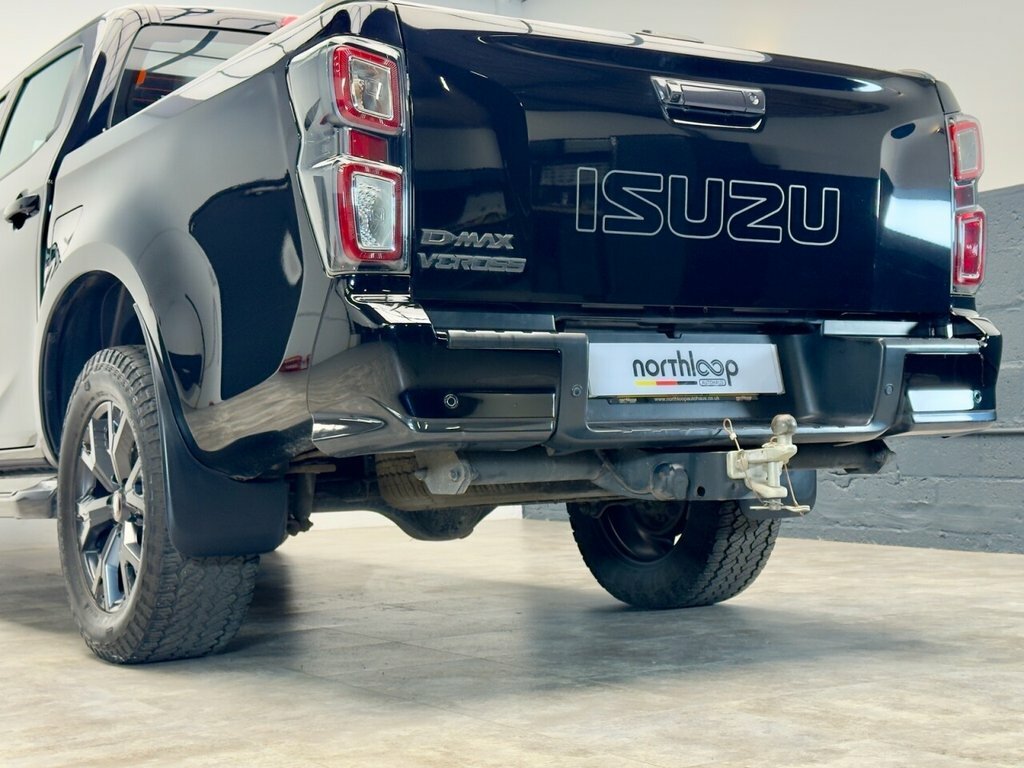 Isuzu D-Max 1.9L V-cross Black #5