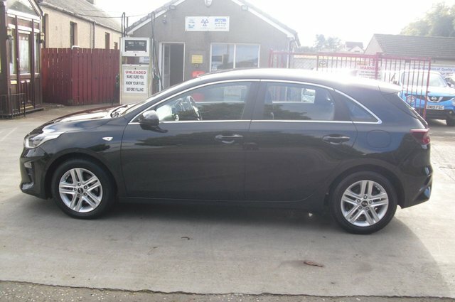 Kia Ceed Hatchback Black #5