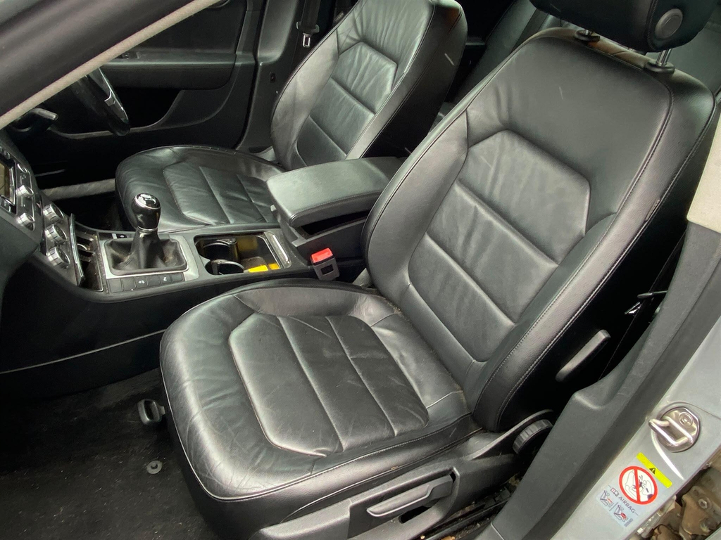 Volkswagen Passat Estate 1.6 Silver #15