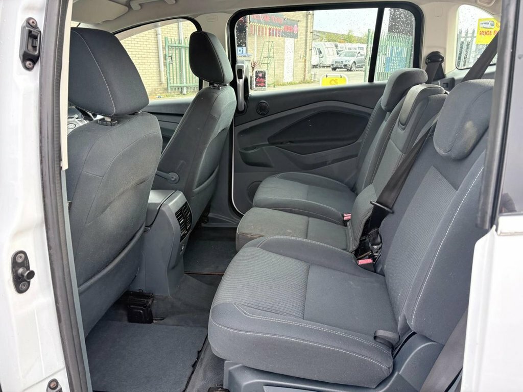Ford Grand C-Max 1.6 Zetec Euro 5 2012 White #21