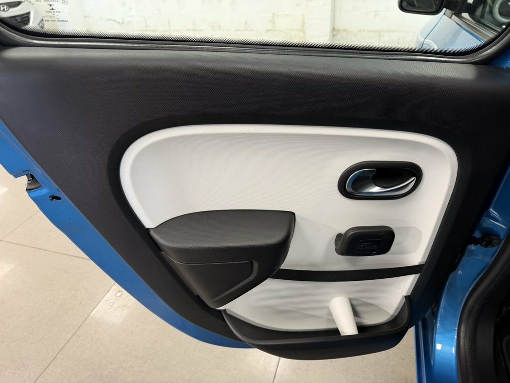 Renault Twingo 1.0 Play Sce 70 Bhp Air Conditioning, Amfm Rad White #34