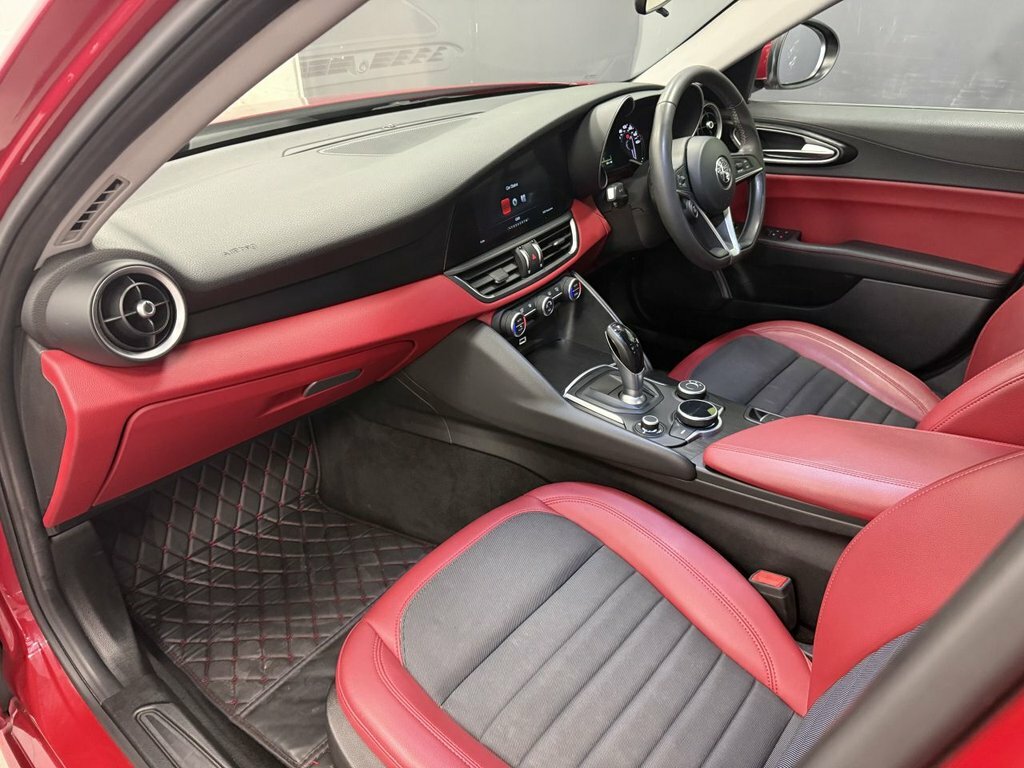 Alfa Romeo Giulia 2.2 Td Speciale Euro 6 Ss Red #33