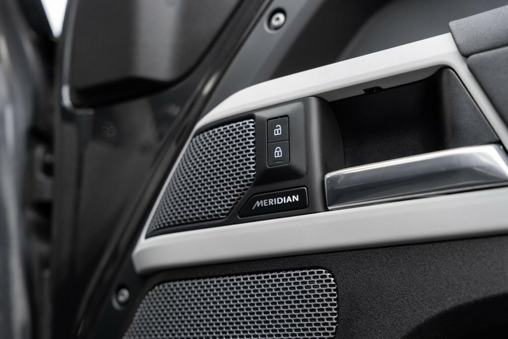 Land Rover Defender 110 D250 X-dynamic Hse Carpathian Grey Grey #9