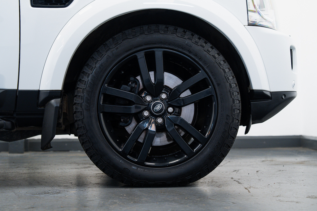 Land Rover Discovery 4 Diesel White #2