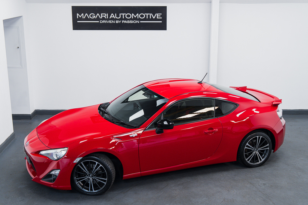 Toyota GT86 Coupe Red #5