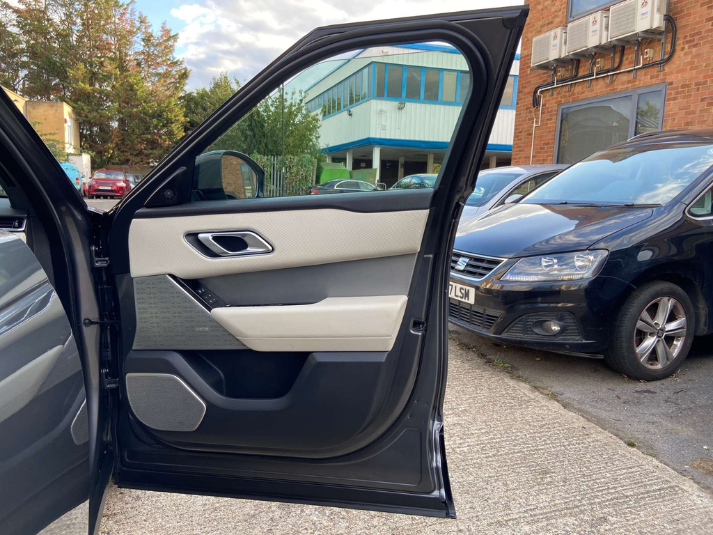 Land Rover Range Rover Velar Range Rover Velar 2.0 D240 R-dynamic Hse Silver #43