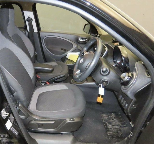 Smart Forfour 17.6Kwh Premium Hatchback 22Kw Black #5