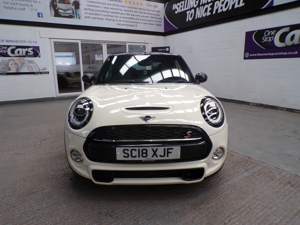 Mini Convertible 2.0 Cooper S White #2