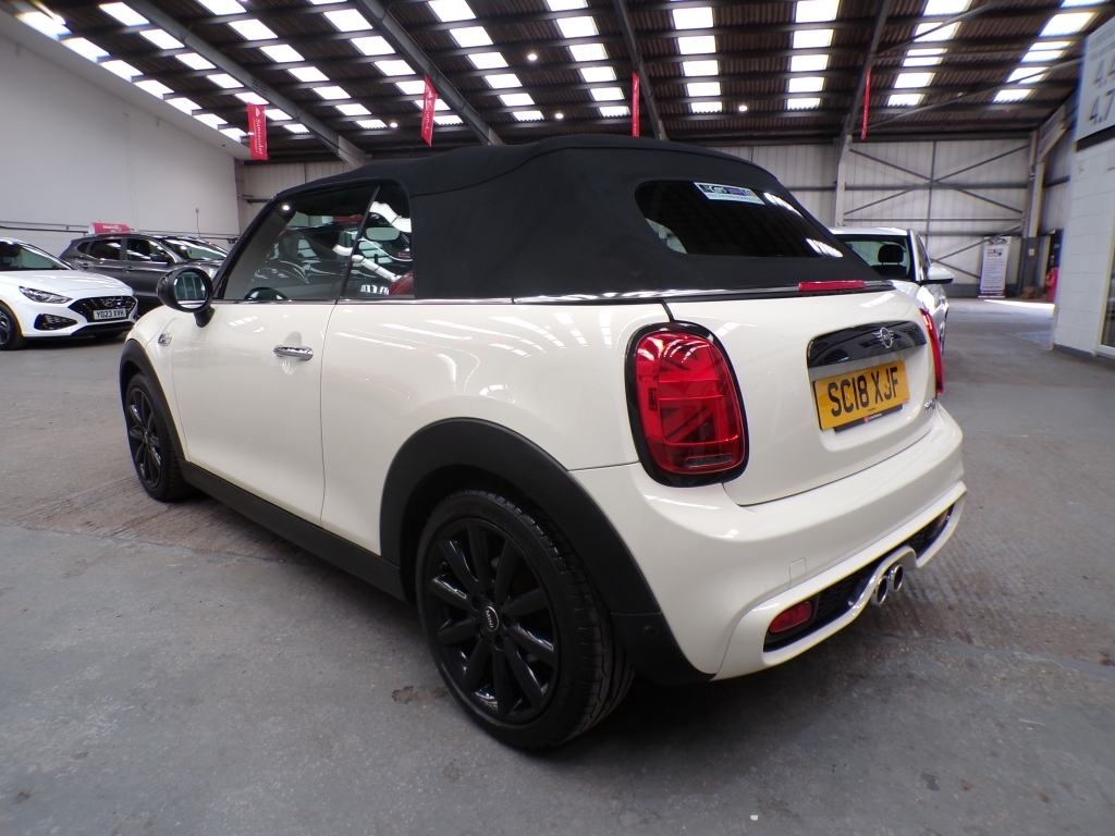 Mini Convertible 2.0 Cooper S White #5