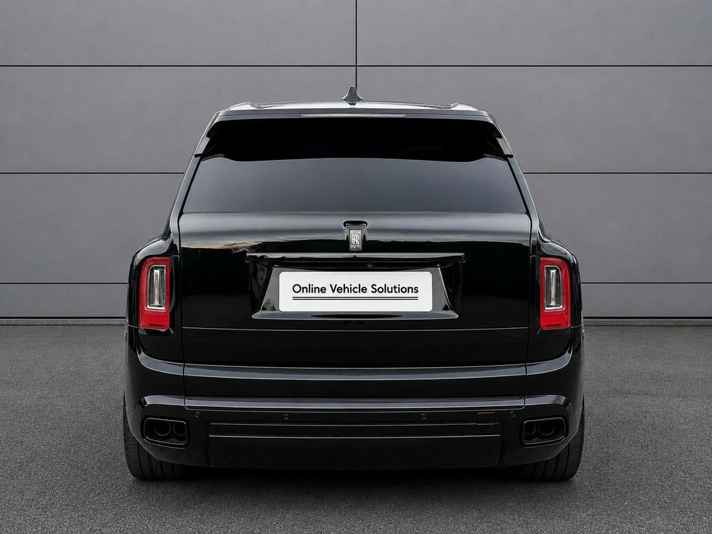 Rolls-Royce Cullinan Suv 6.8 V12 Black Badge 2022 Black #4
