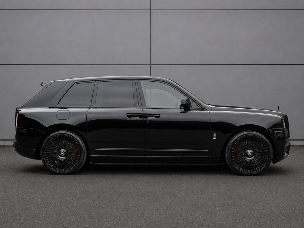 Rolls-Royce Cullinan Suv 6.8 V12 Black Badge 2022 Black #2