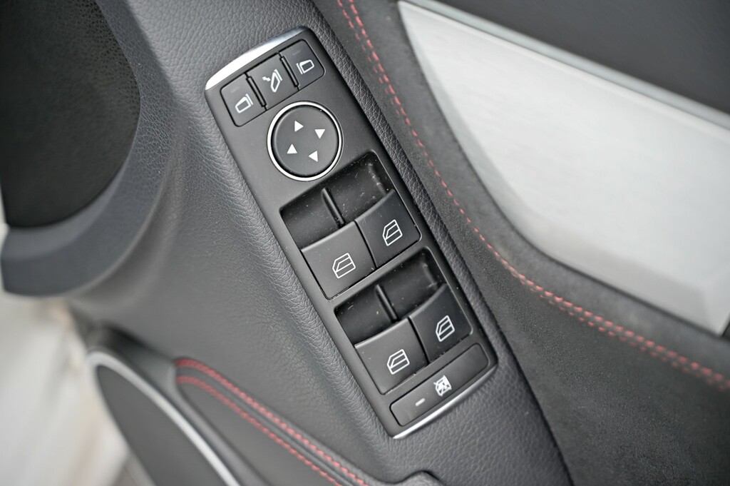 Mercedes-Benz C Class 1.8L Sport Black #22