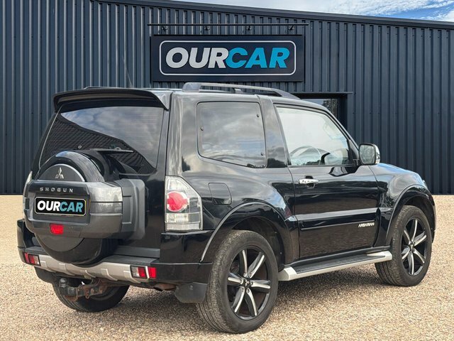 Mitsubishi Shogun 2016 3.2 Di-dc Barbarian Suv 4Wd E Black #3
