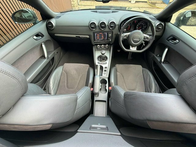 Audi TT 2.0 Tfsi Black Edition Roadster Euro 5 Ss Red #16