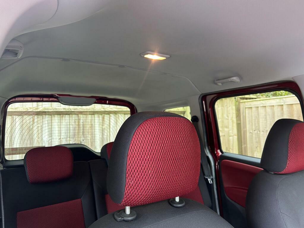 Fiat Doblo Combi Van 1.3 Turbo White #30