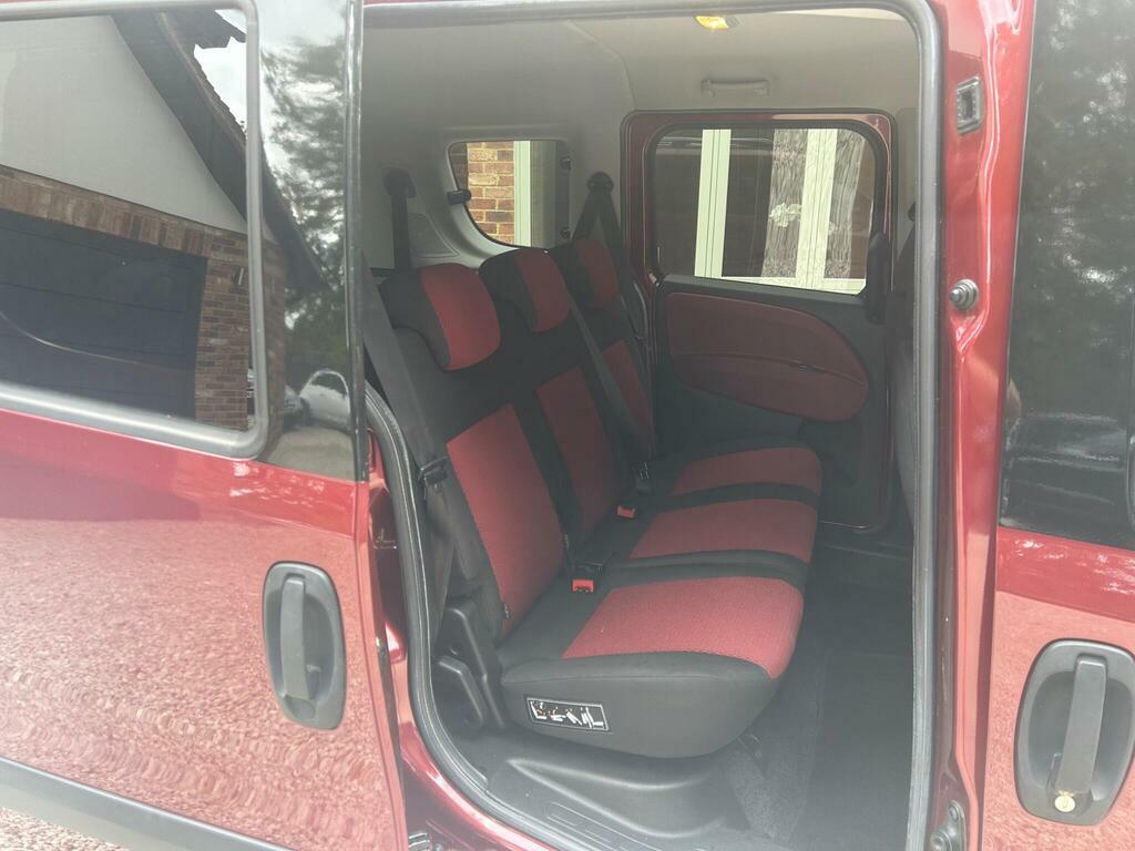 Fiat Doblo Combi Van 1.3 Turbo White #21