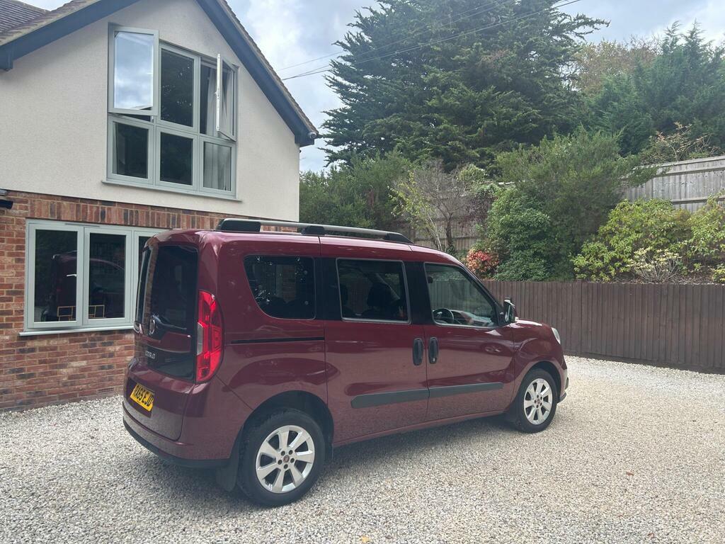 Fiat Doblo Combi Van 1.3 Turbo White #7