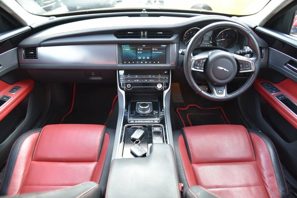 Jaguar XF 2L R-sport Red #2