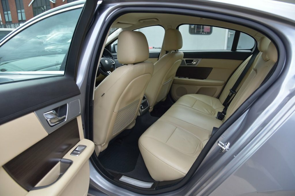 Jaguar XF 3.0D V6 S Portfolio Start Stop Grey #21