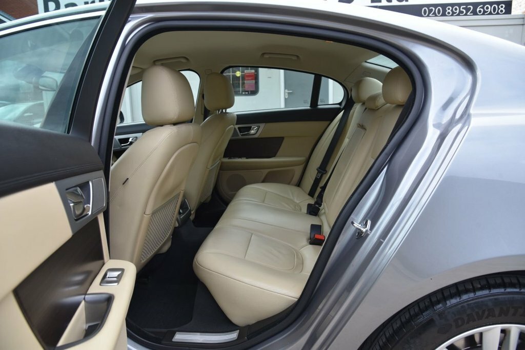 Jaguar XF 3.0D V6 S Portfolio Start Stop Grey #22