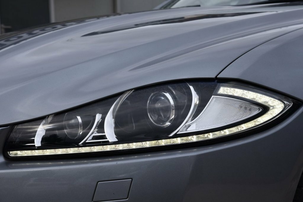 Jaguar XF 3.0D V6 S Portfolio Start Stop Grey #10