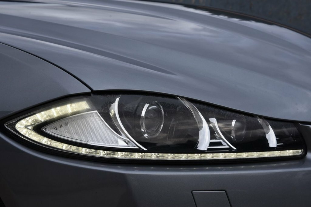 Jaguar XF 3.0D V6 S Portfolio Start Stop Grey #9
