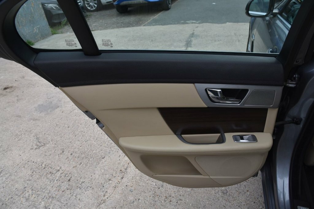 Jaguar XF 3.0D V6 S Portfolio Start Stop Grey #26