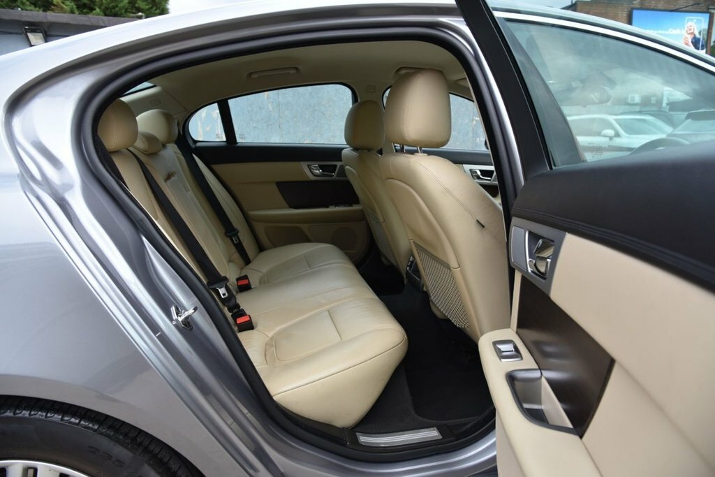 Jaguar XF 3.0D V6 S Portfolio Start Stop Grey #20