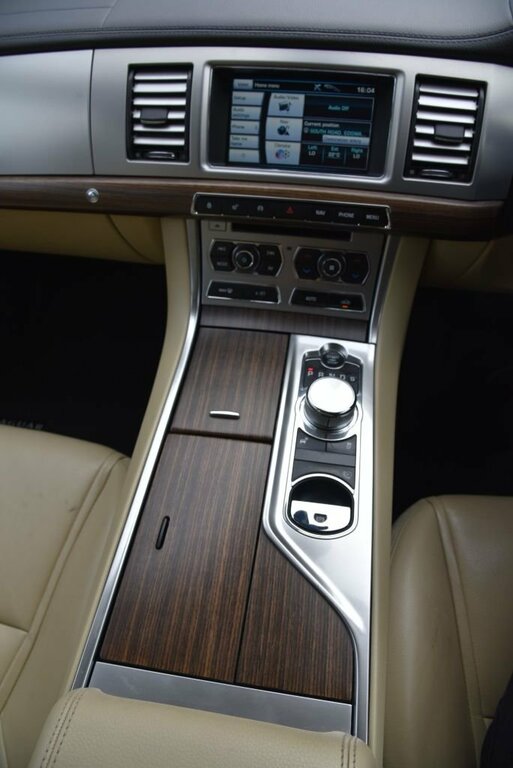 Jaguar XF 3.0D V6 S Portfolio Start Stop Grey #37