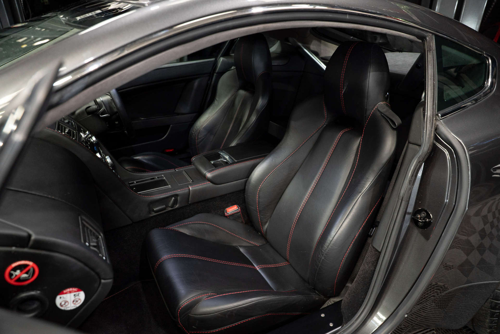 Aston Martin Vantage V8 Auto #2
