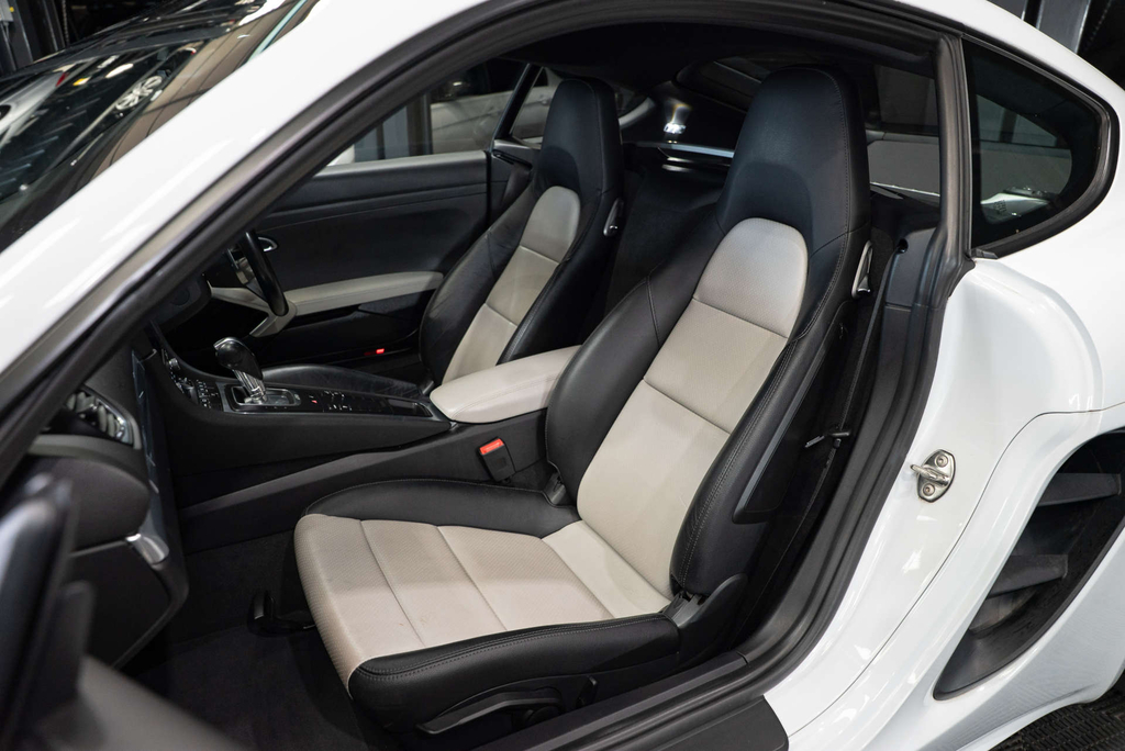 Porsche 718 Cayman S Semi-auto White #3