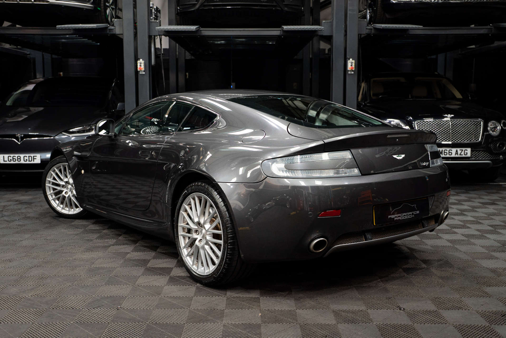 Aston Martin Vantage V8 #2