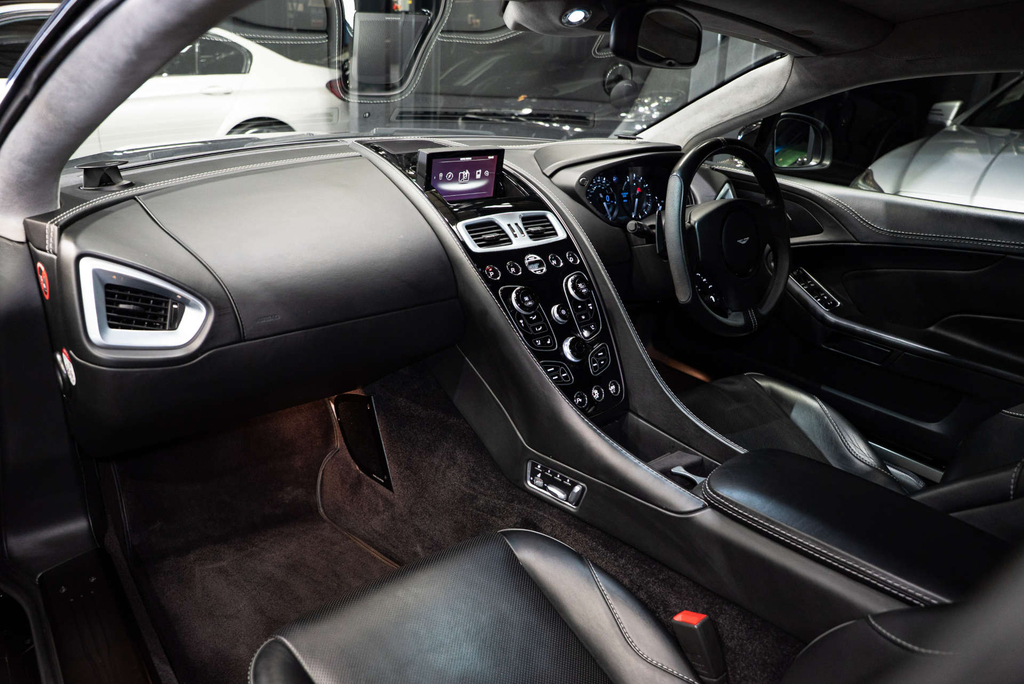 Aston Martin Vanquish V12 Auto #3