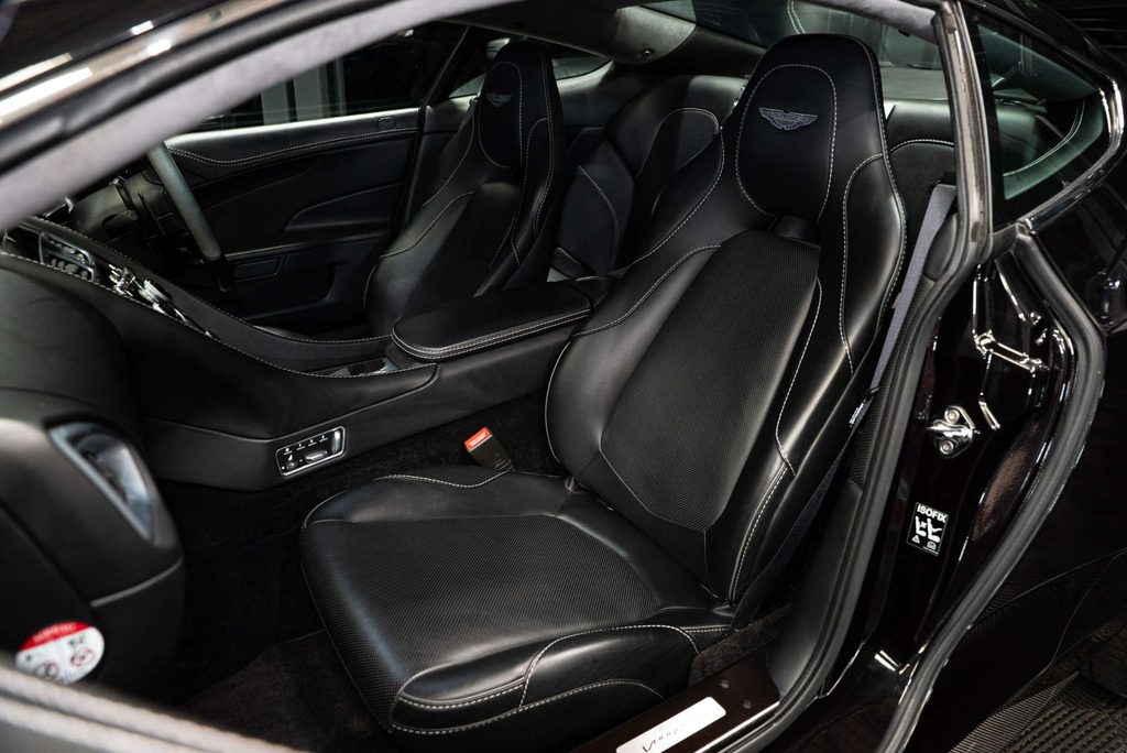 Aston Martin Vanquish V12 Auto #4