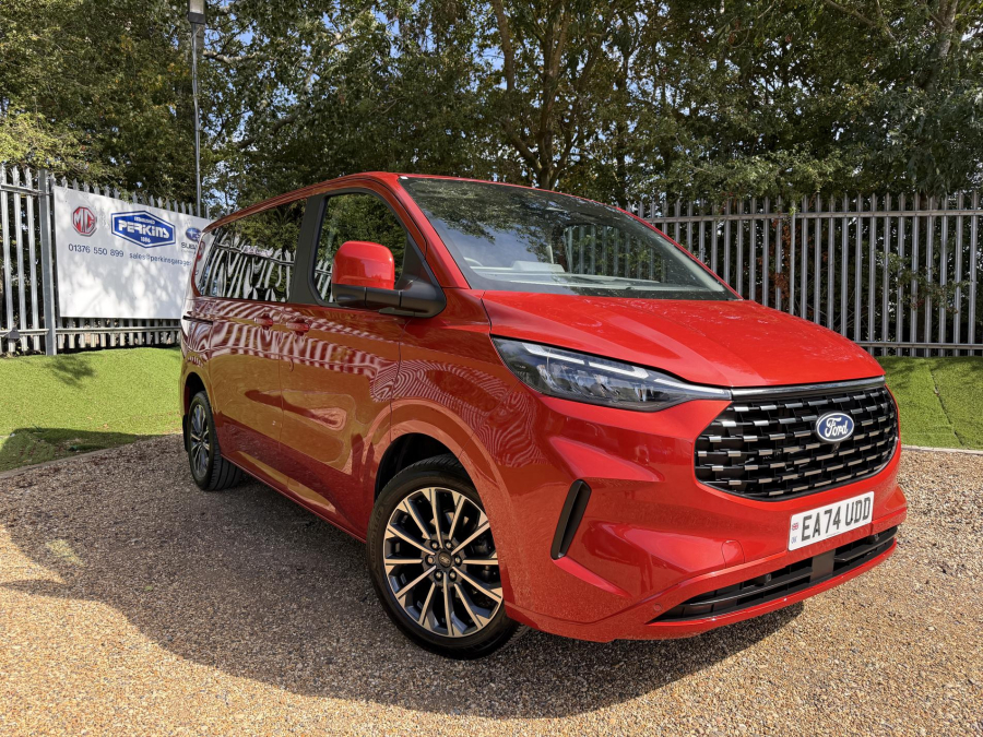 Ford Tourneo Custom Titanium X Red