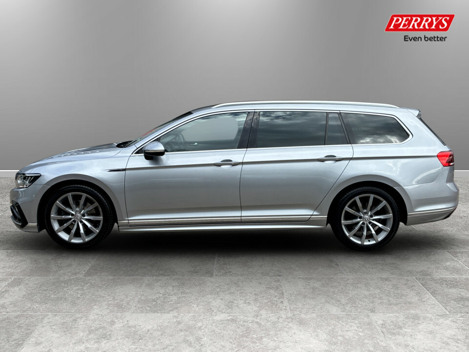 Volkswagen Passat 2.0 Tdi Evo Scr Sel Dsg White #4