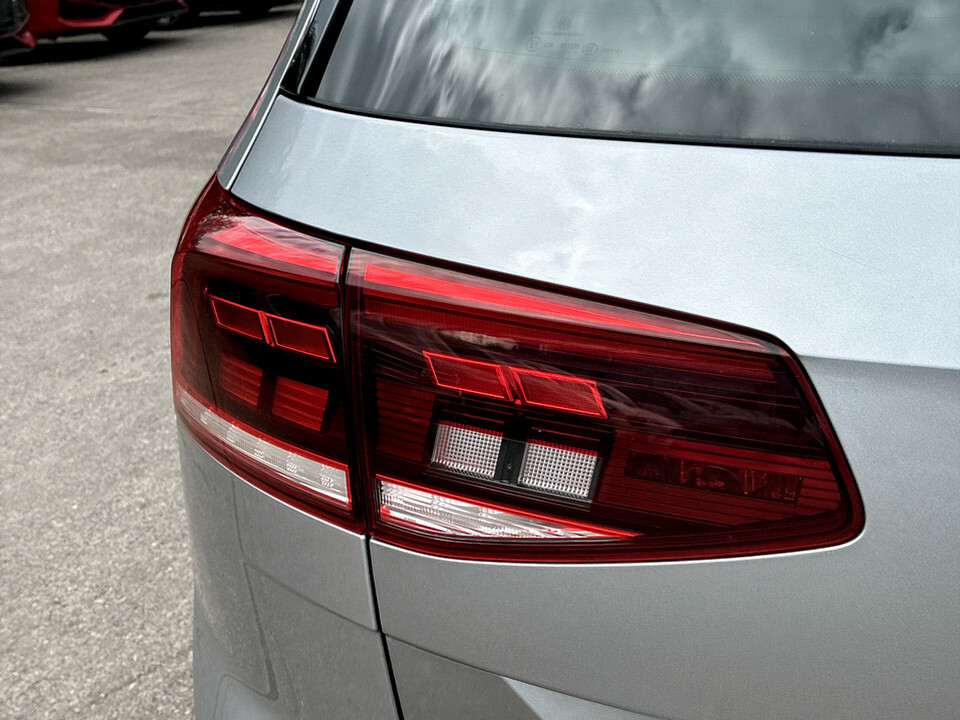 Volkswagen Passat 2.0 Tdi Evo Scr Sel Dsg White #11