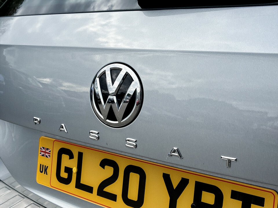 Volkswagen Passat 2.0 Tdi Evo Scr Sel Dsg White #13
