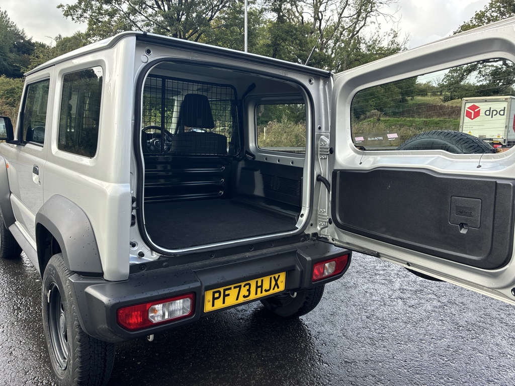 Suzuki Jimny 1.5 Sz5 Allgrip White #26