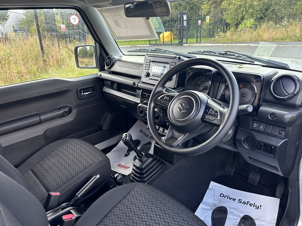 Suzuki Jimny 1.5 Sz5 Allgrip White #23