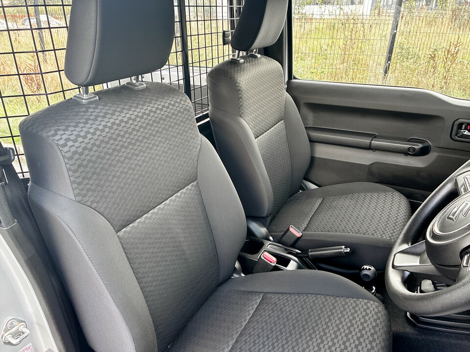 Suzuki Jimny 1.5 Sz5 Allgrip White #60