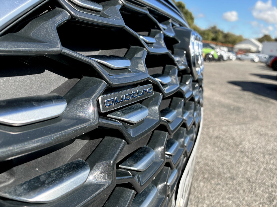 Audi Q5 Touareg V6 Black Edition Tdi A Black #42