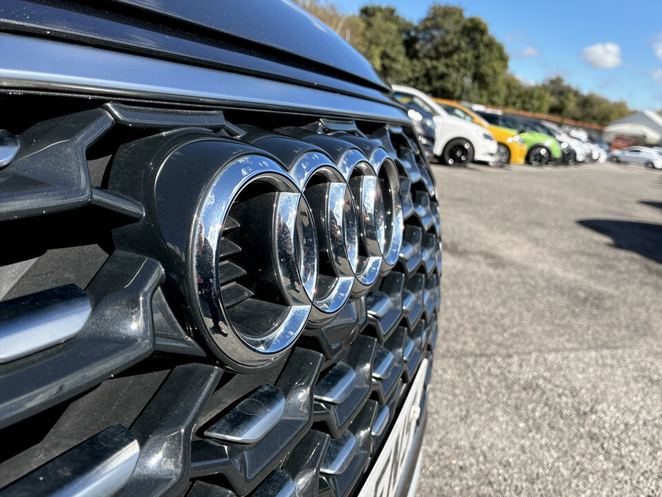 Audi Q5 Touareg V6 Black Edition Tdi A Black #43