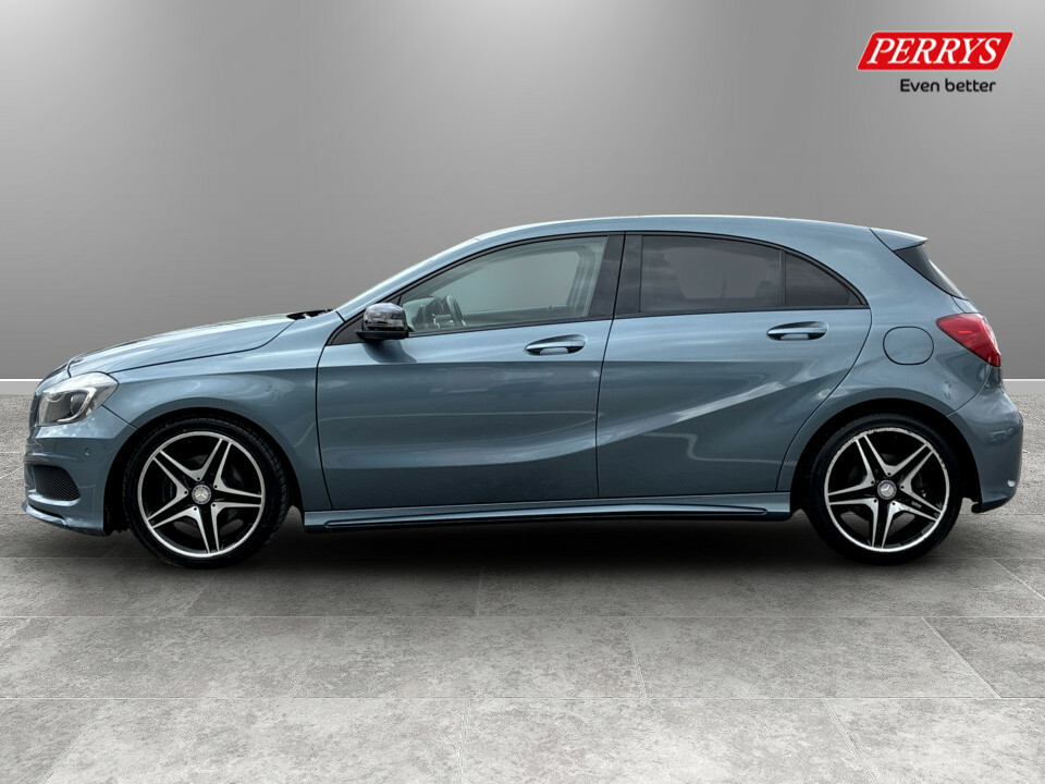 Mercedes-Benz A Class A180 Cdi Blueefficiency Amg Sport Blue #4