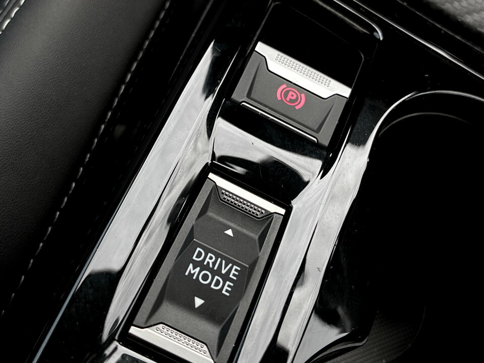 Peugeot e-208 208 Allure Premium Ev Black #36