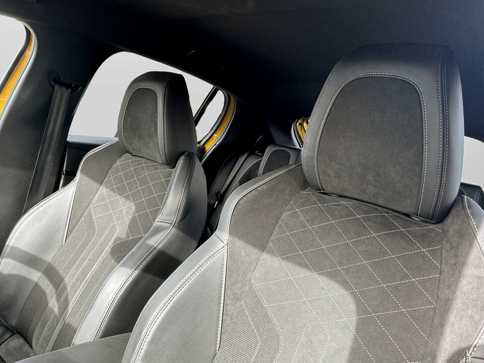 Peugeot e-208 208 Allure Premium Ev Black #24