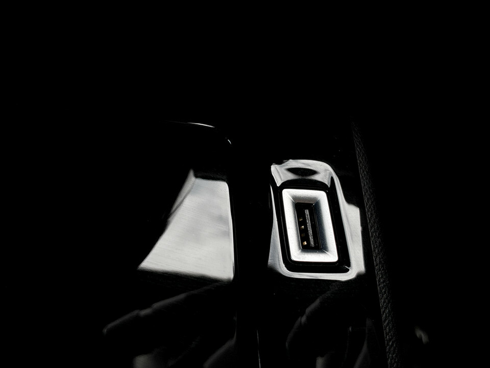 Peugeot e-208 208 Allure Premium Ev Black #38