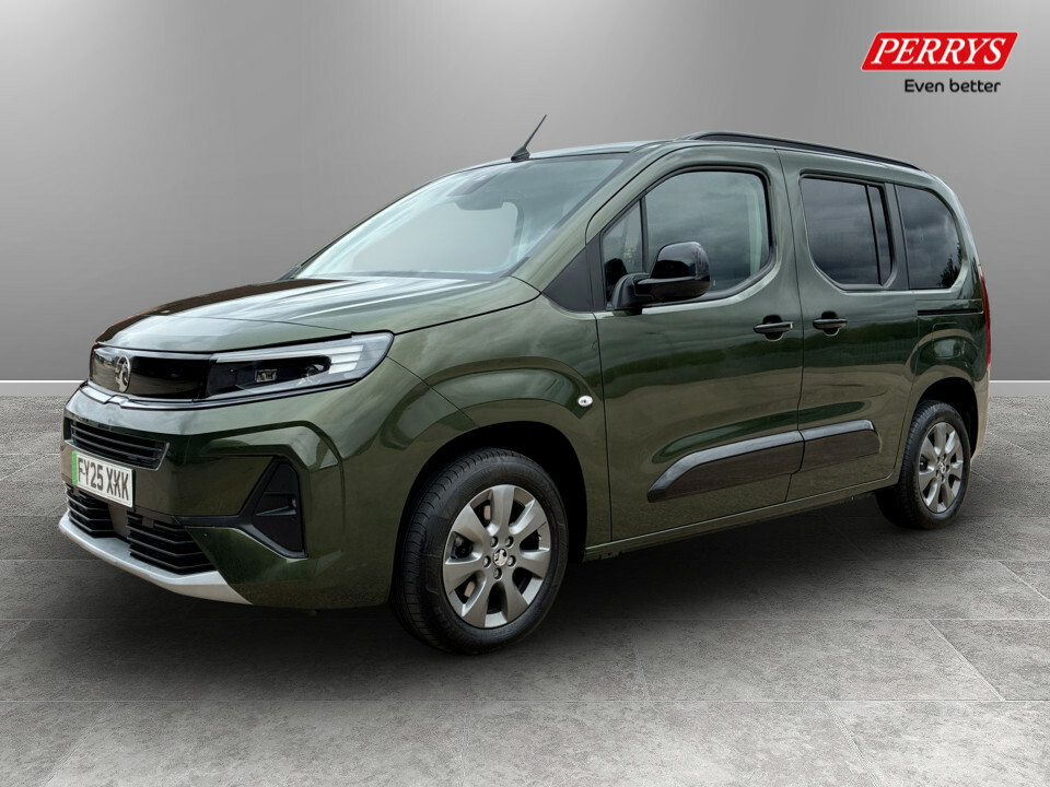Vauxhall Combo-e Life 100Kw Ultimate 52Kwh Green #3